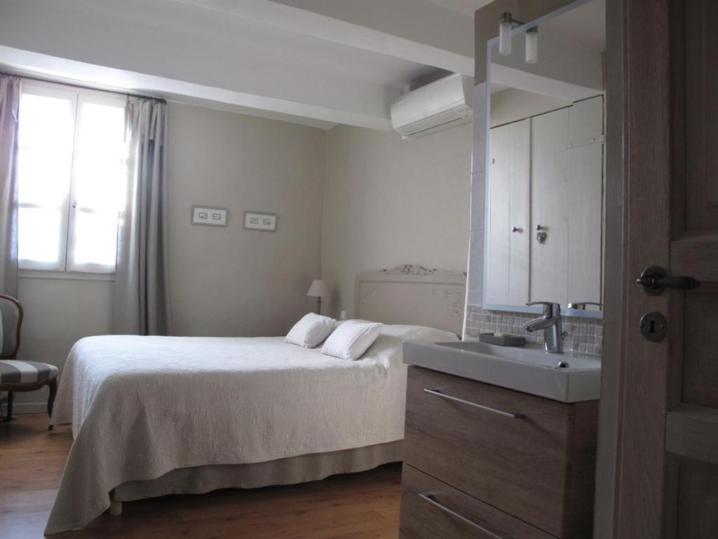 Le Mas De L'Olivier Hotel Loriol-du-Comtat Buitenkant foto