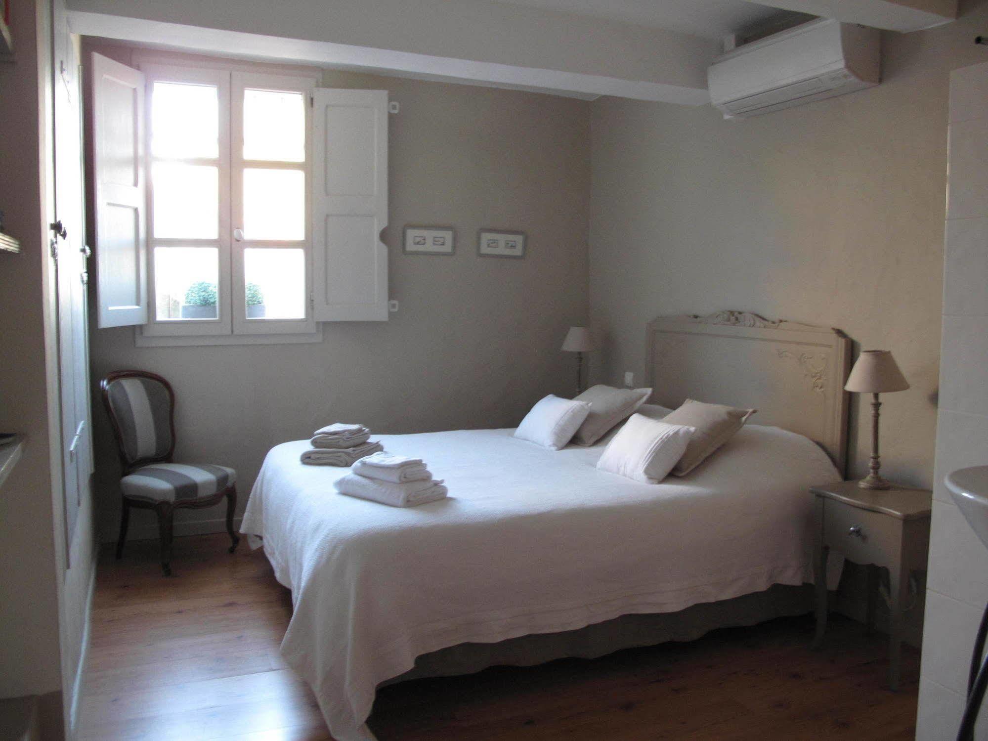 Le Mas De L'Olivier Hotel Loriol-du-Comtat Buitenkant foto