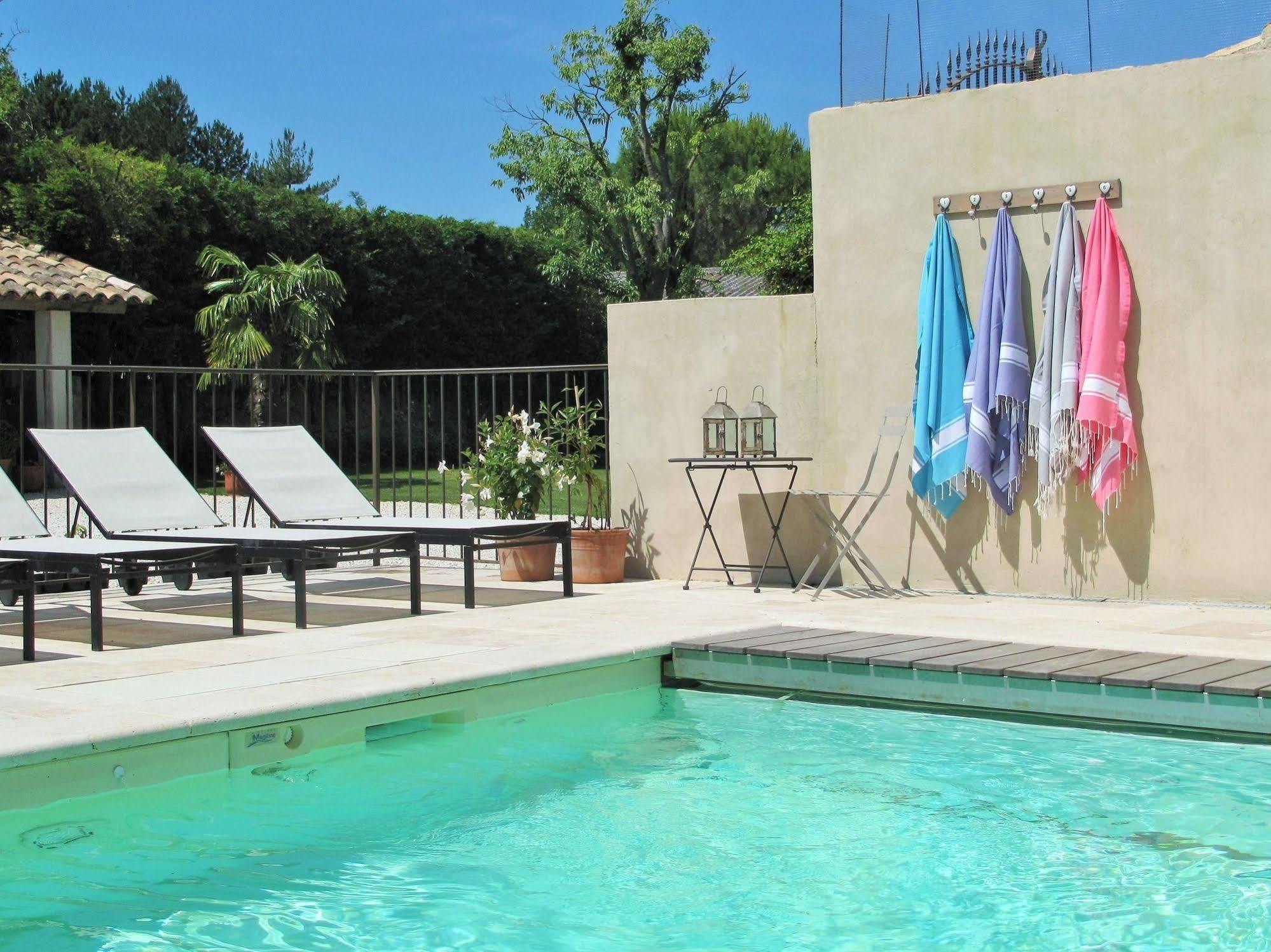 Le Mas De L'Olivier Hotel Loriol-du-Comtat Buitenkant foto